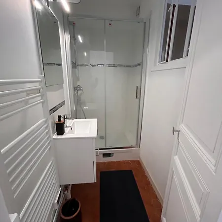 דירה Renovated Flat Near Tour Eiffel פריז