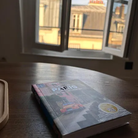 Appartement Renovated Flat Near Tour Eiffel Parijs