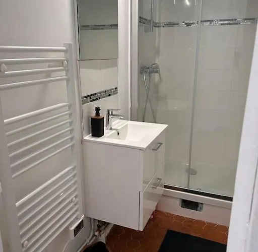 Renovated Flat Near Tour Eiffel * פריז