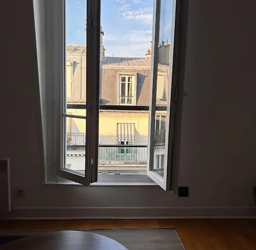Renovated Flat Near Tour Eiffel דירה פריז