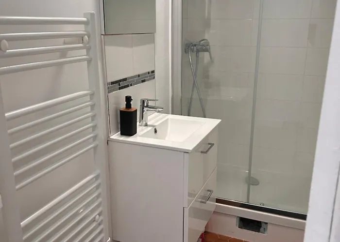 Renovated Flat Near Tour Eiffel Apartment Paris